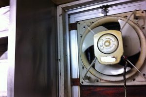 プロペラ式換気扇