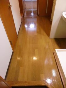 フローリング清掃作業後
