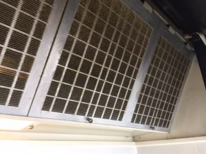 レンジフィルター清掃作業前