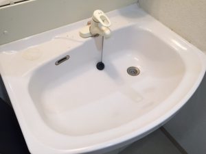 洗面台クリーニング前